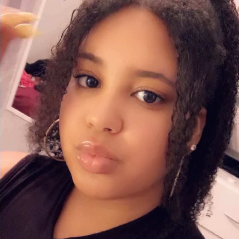 Meet your Posher, Savannah